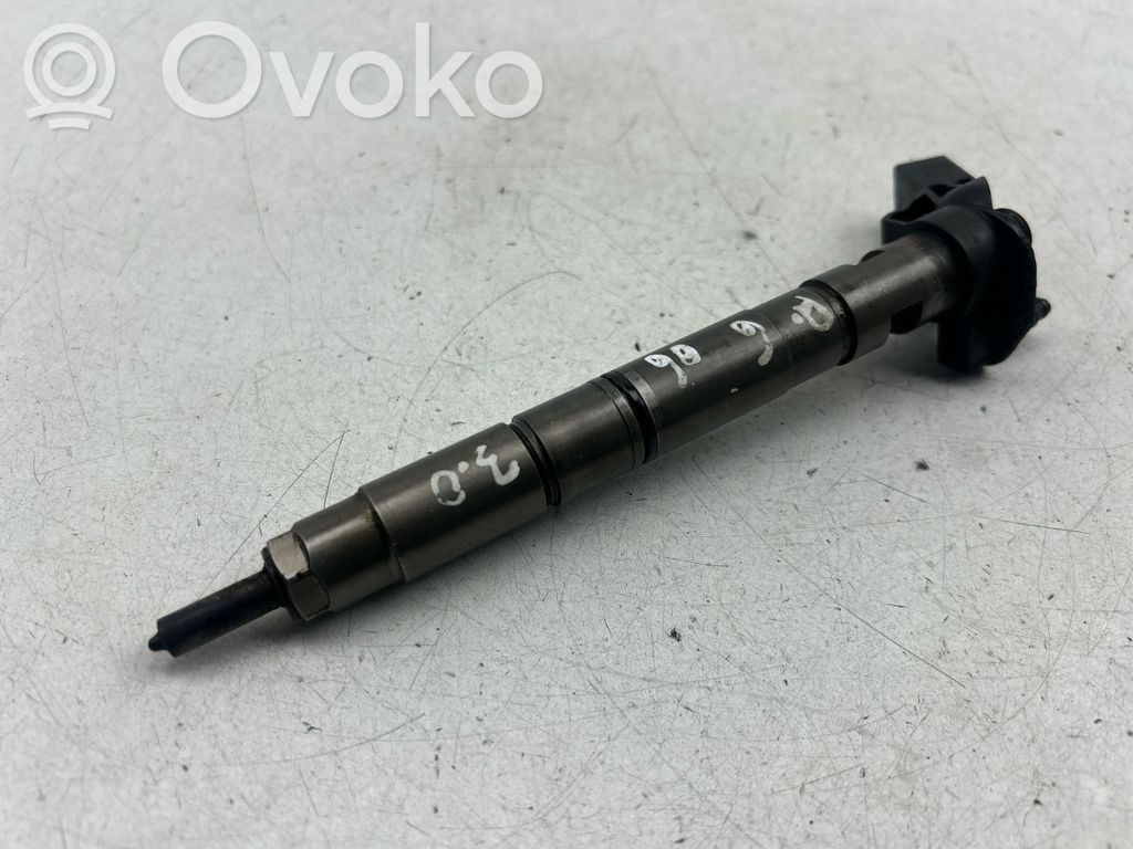 Audi A6 S6 C6 4F Fuel injector 