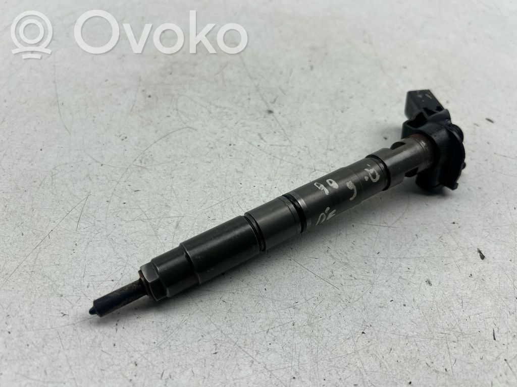 Audi A6 S6 C6 4F Fuel injector 