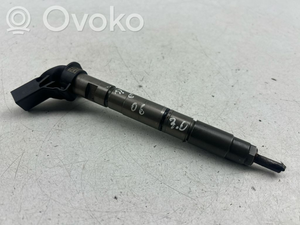 Audi A6 S6 C6 4F Fuel injector 