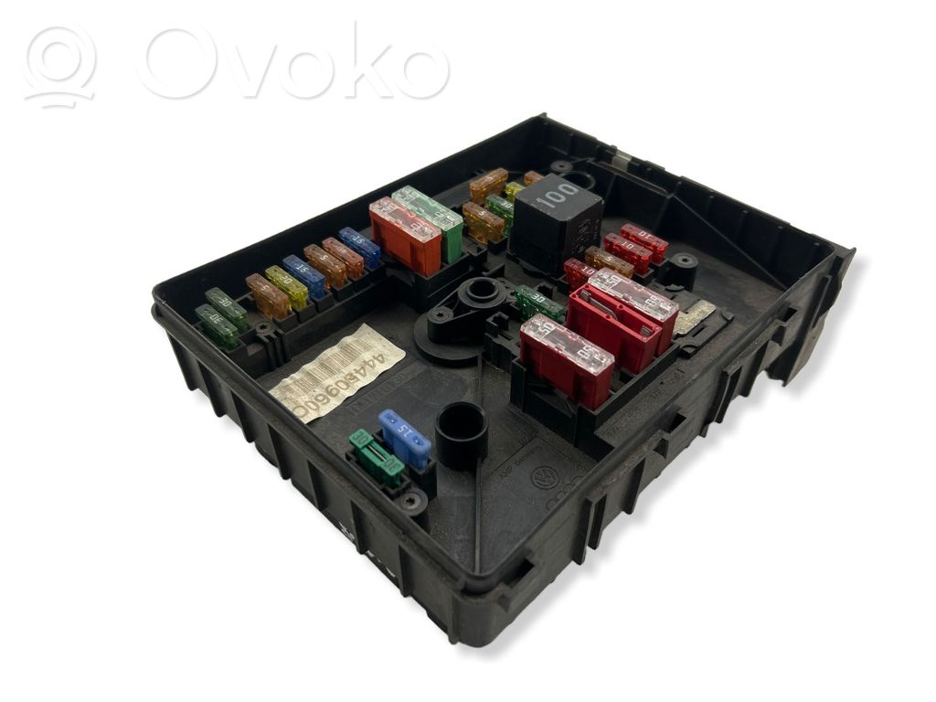 Volkswagen Golf VI Fuse module 