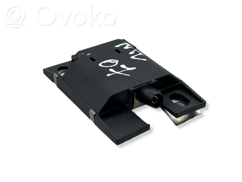 Wzmacniacz anteny   A2118203375,05W26
