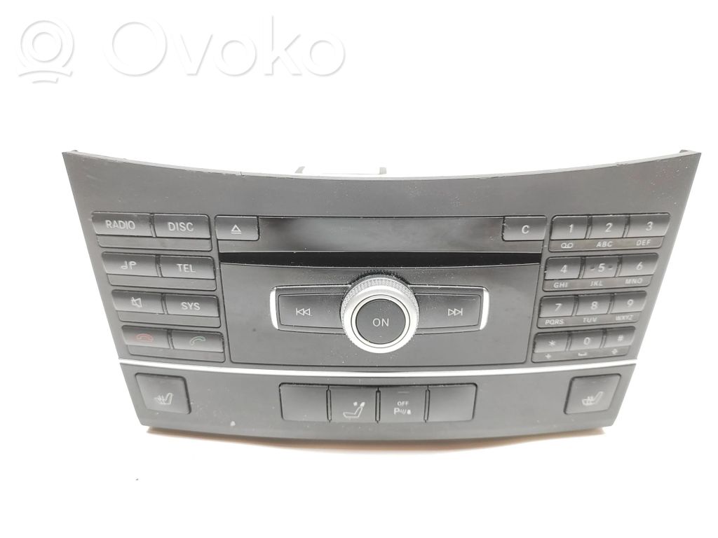 Panel / Radioodtwarzacz CD/DVD/GPS   A2129060201,A2129026501,A2129018102