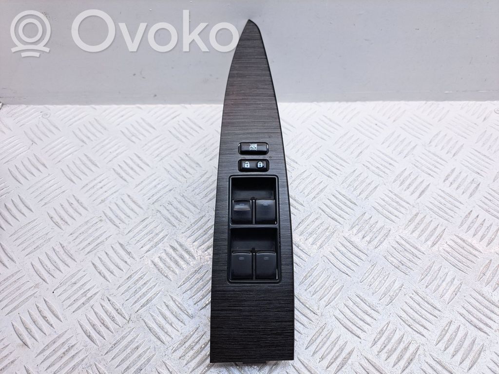 Toyota Avensis T270 Electric window control switch 