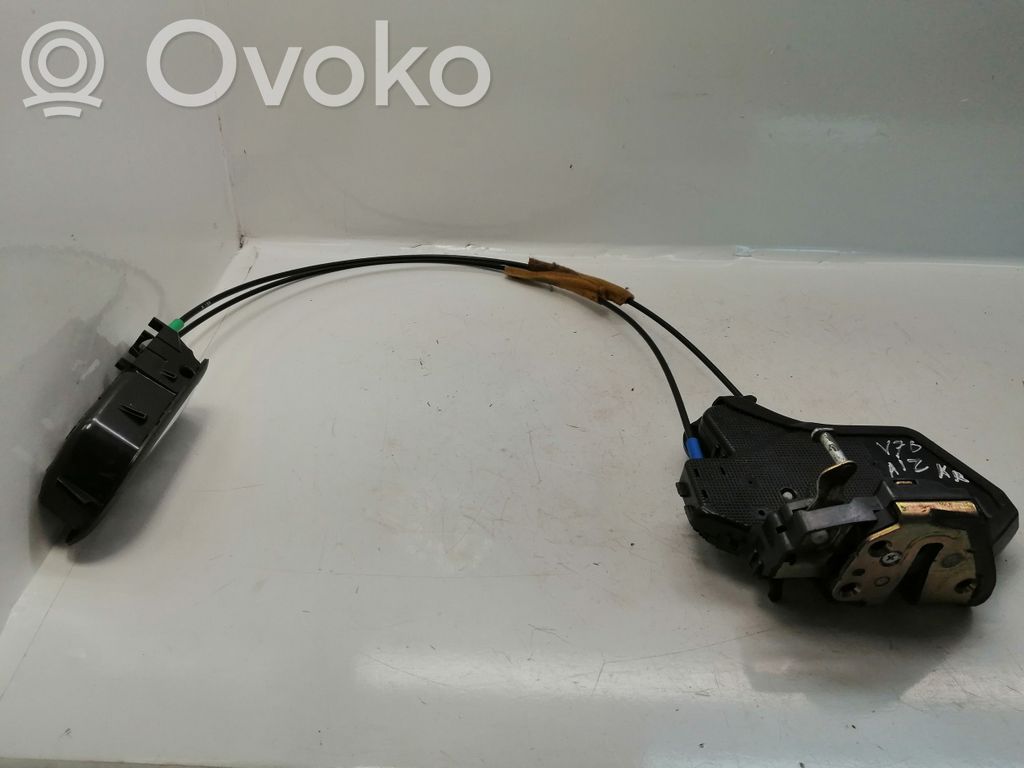 Toyota Corolla Verso AR10 Rear door lock 