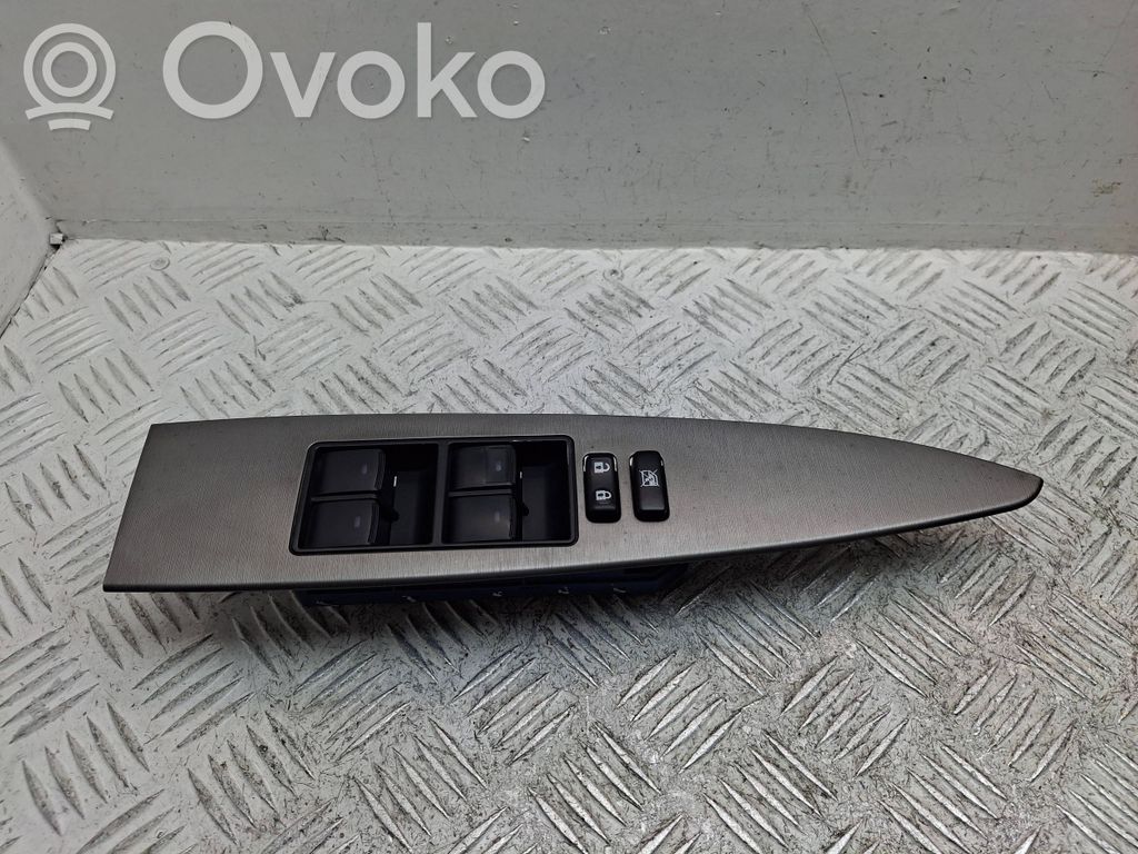 Toyota Avensis T270 Electric window control switch 