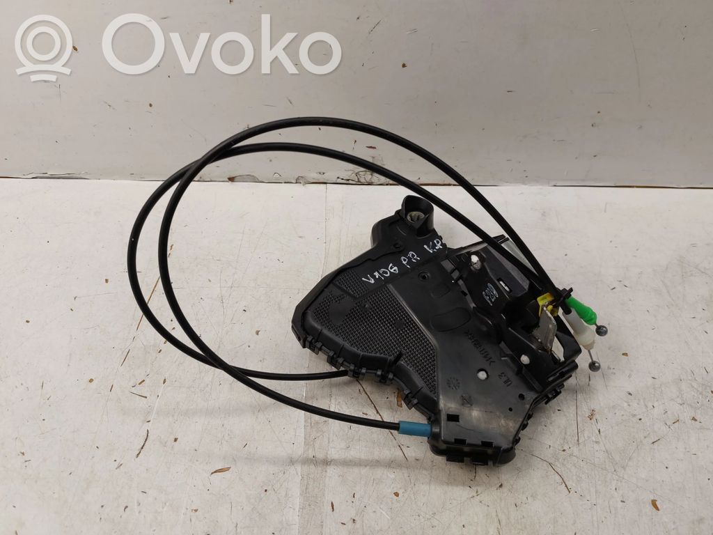 Toyota Verso Front door lock 