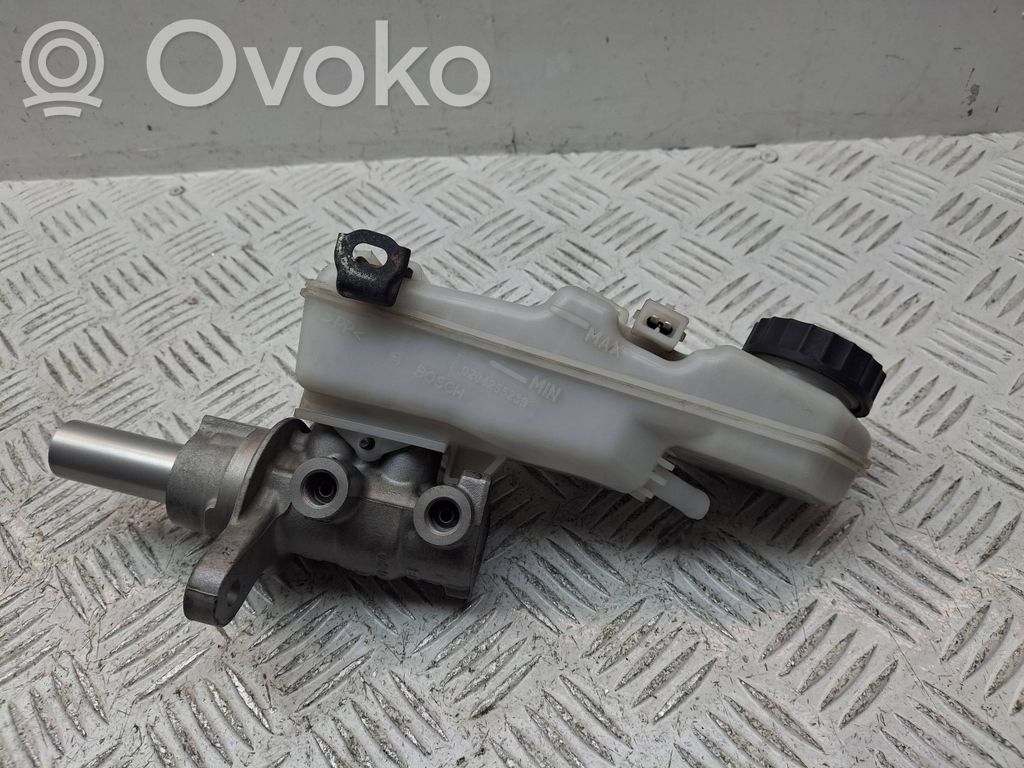 Toyota Avensis T270 Pagrindinis stabdžių cilindriukas 