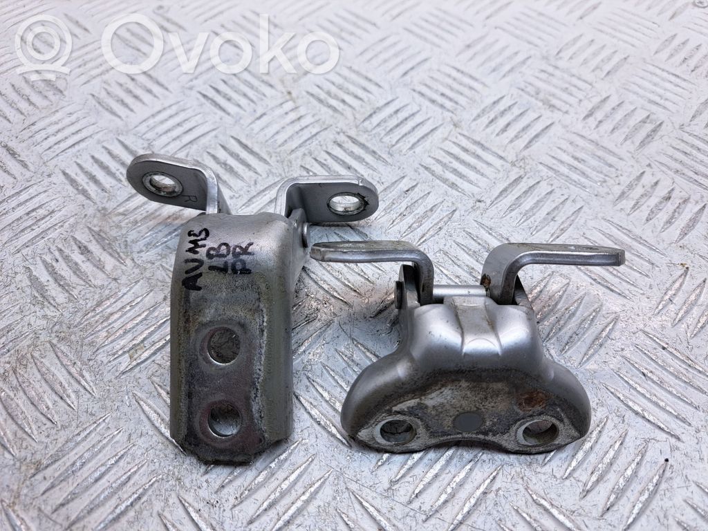 Toyota Avensis T270 Front door hinge set 