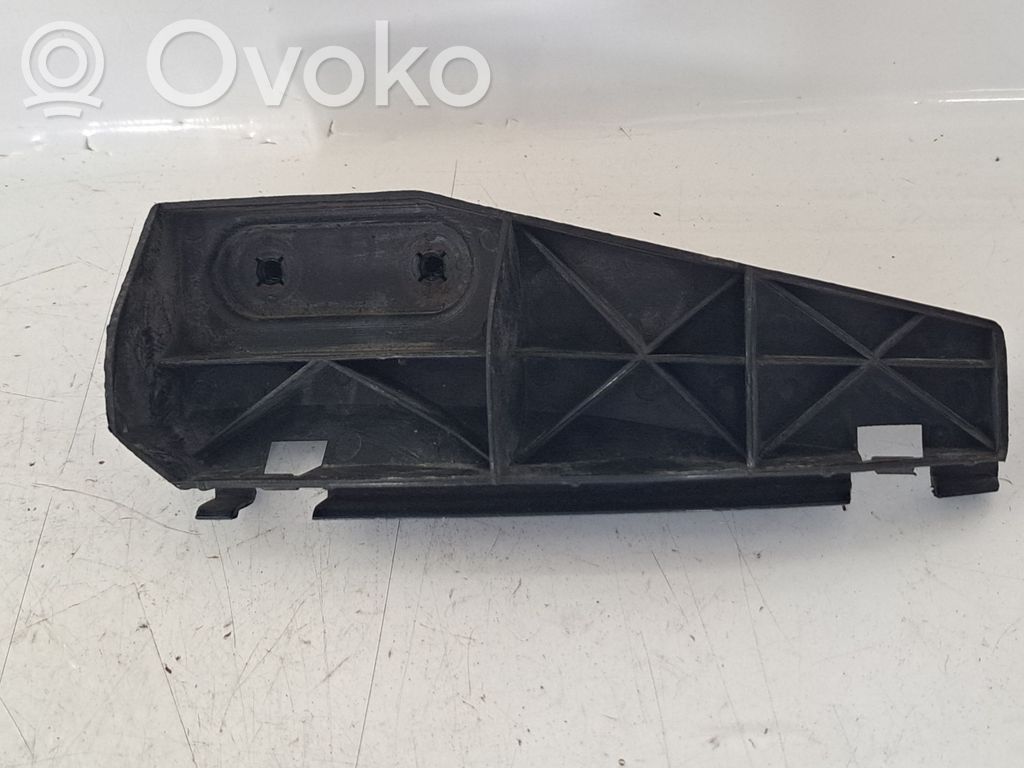 Toyota Corolla Verso AR10 Takapuskurin kannake 