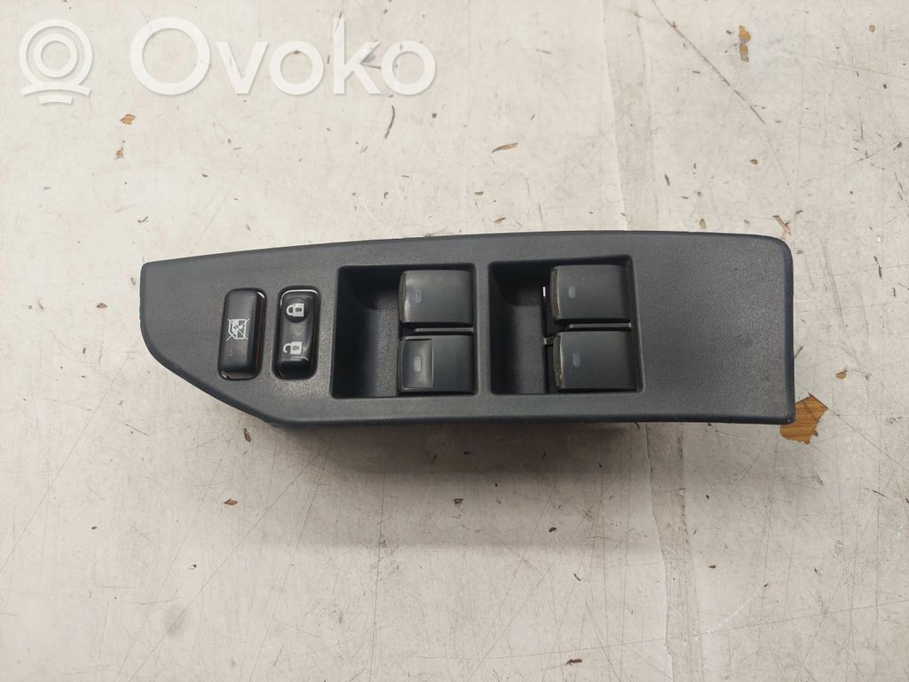 Electric window control switch   8404005020