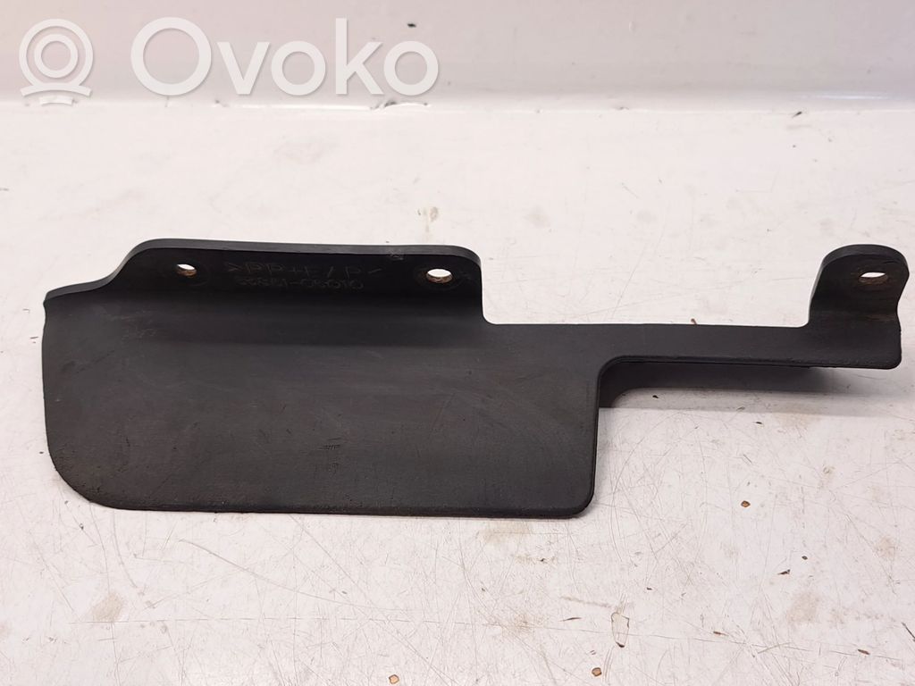 Toyota Avensis T270 Parafango anteriore