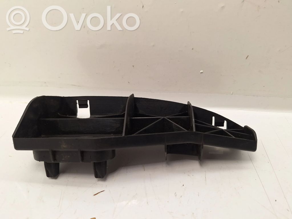 Toyota Corolla Verso AR10 Uchwyt / Mocowanie zderzaka tylnego 