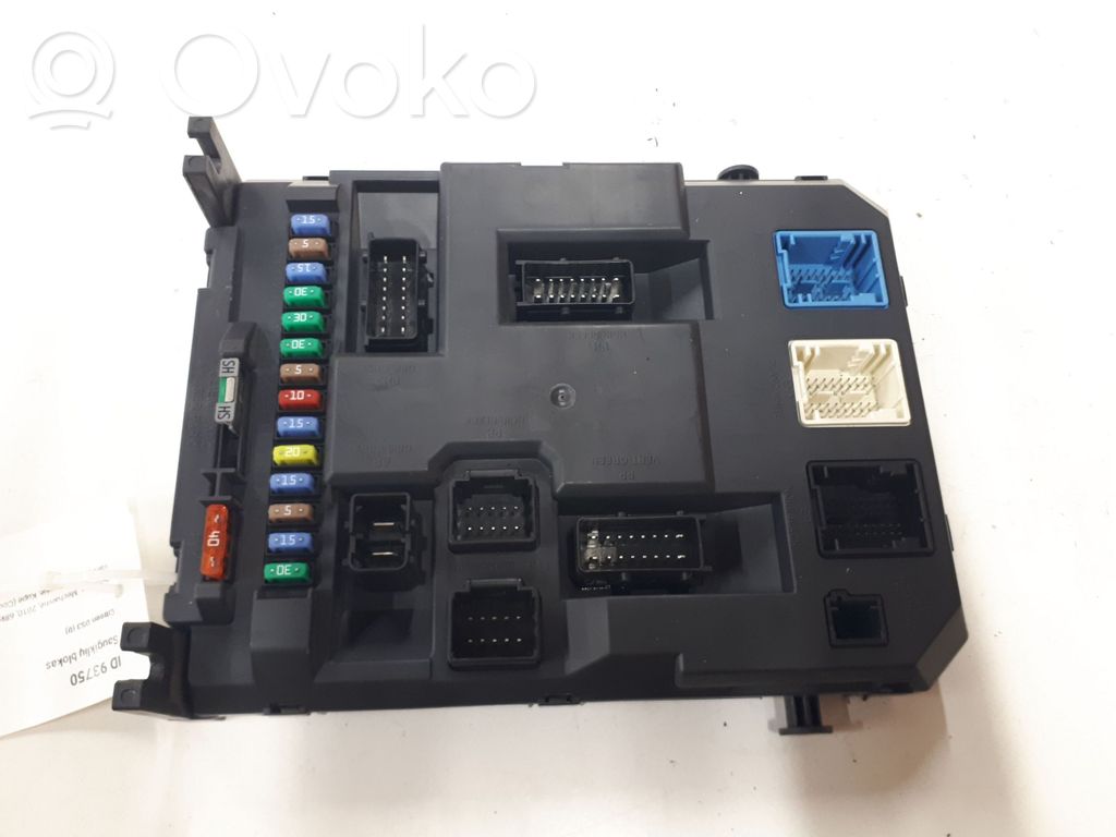 Citroen DS3 Fuse module 