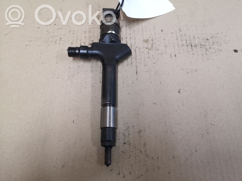 Mazda 5 Fuel injector 