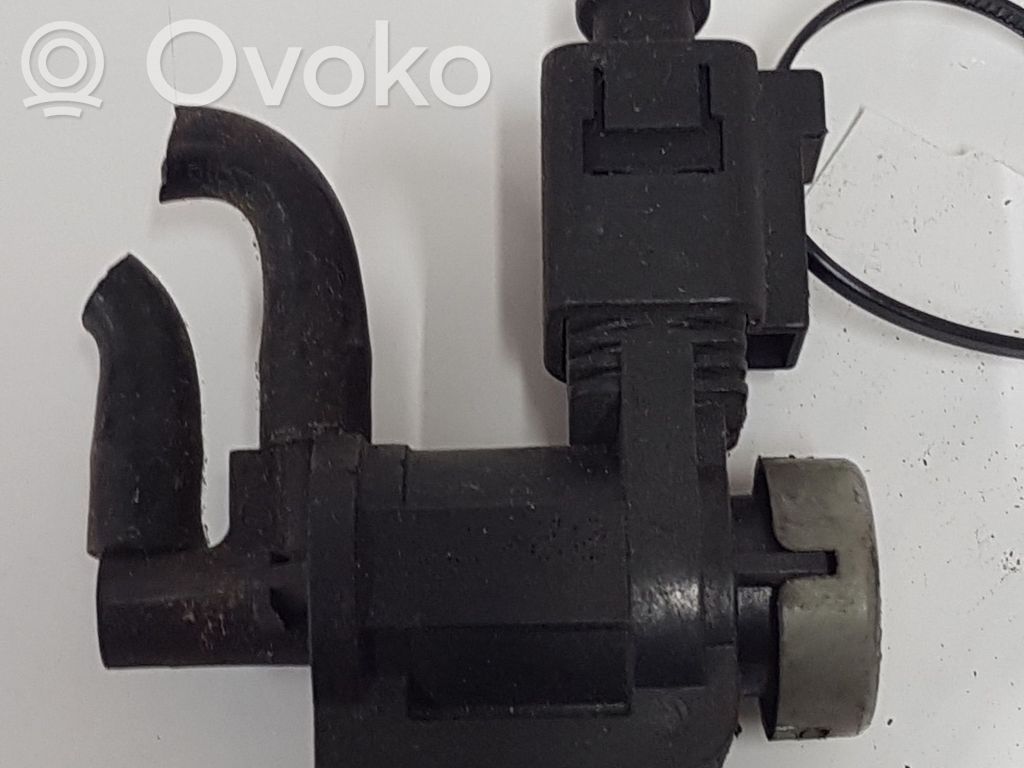 Volkswagen PASSAT B6 Turbo solenoid valve 