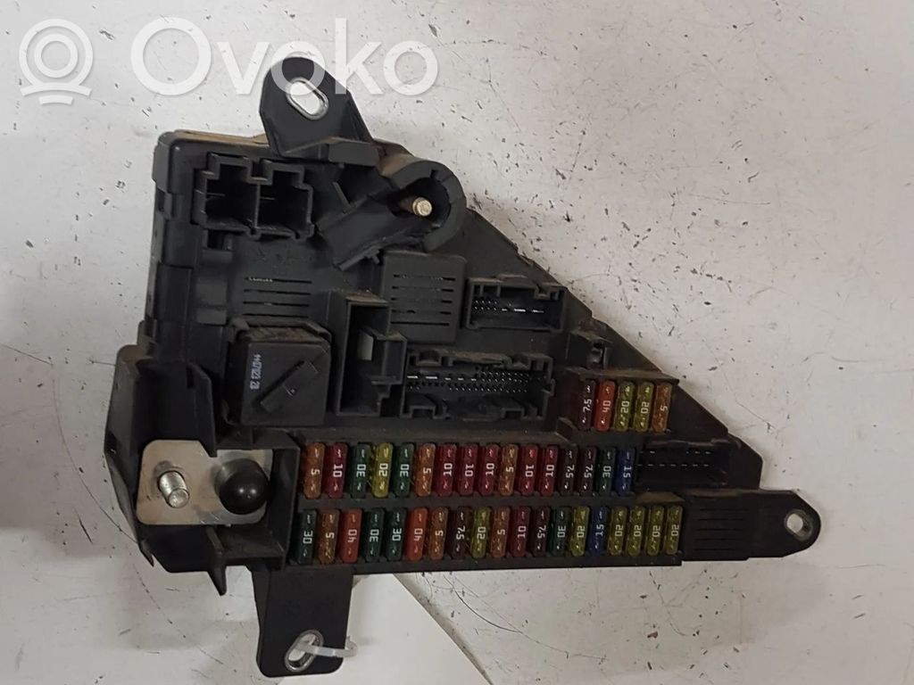 BMW 5 E60 E61 Fuse module 