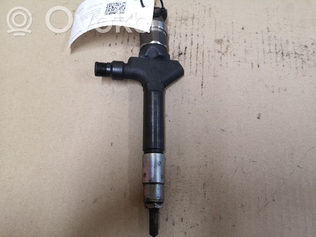 Mazda 5 Fuel injector 