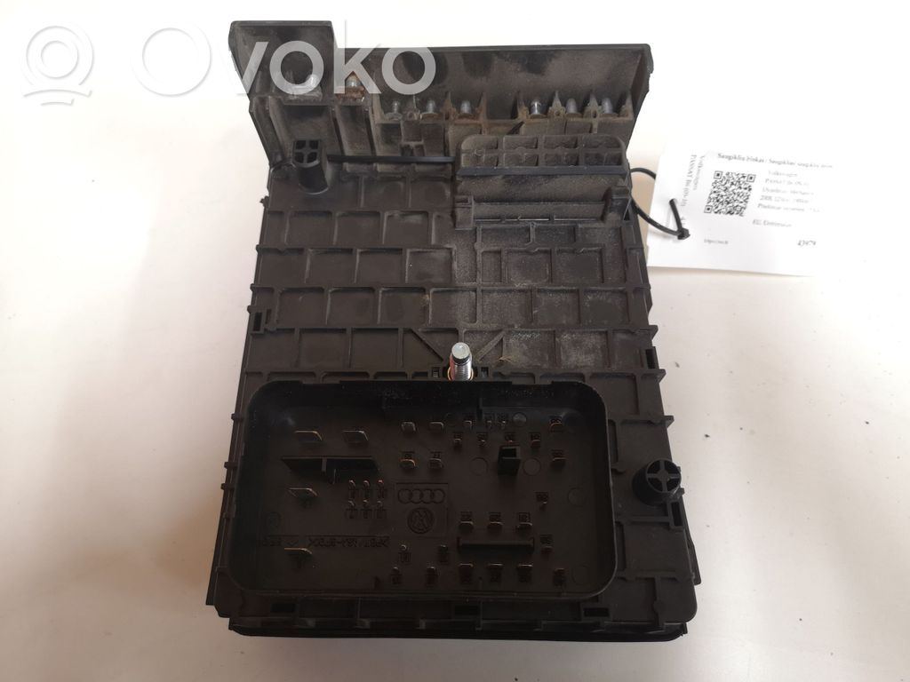 Volkswagen PASSAT B6 Fuse module 