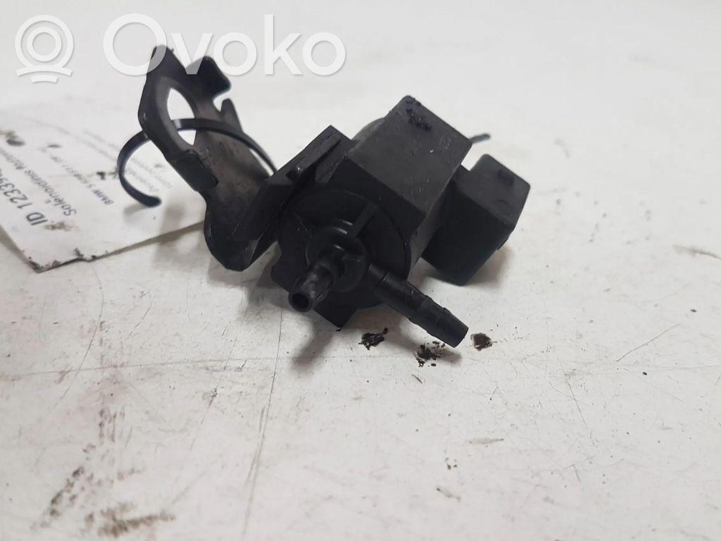 BMW 5 F10 F11 Zawór podciśnienia / Elektrozawór turbiny 