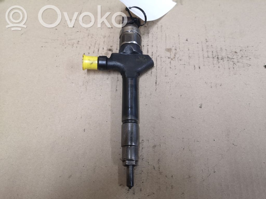 Mazda 5 Fuel injector 