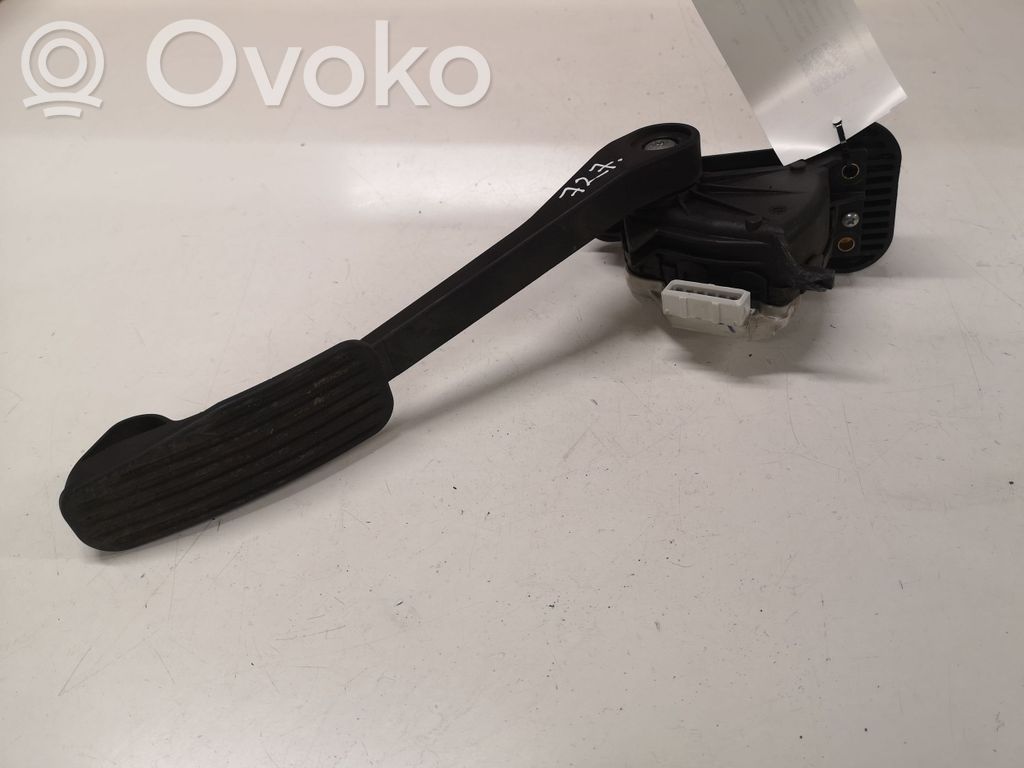 Volvo V70 Accelerator throttle pedal 