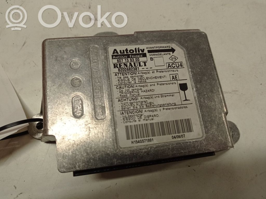 Renault Megane II Airbag control unit/module 