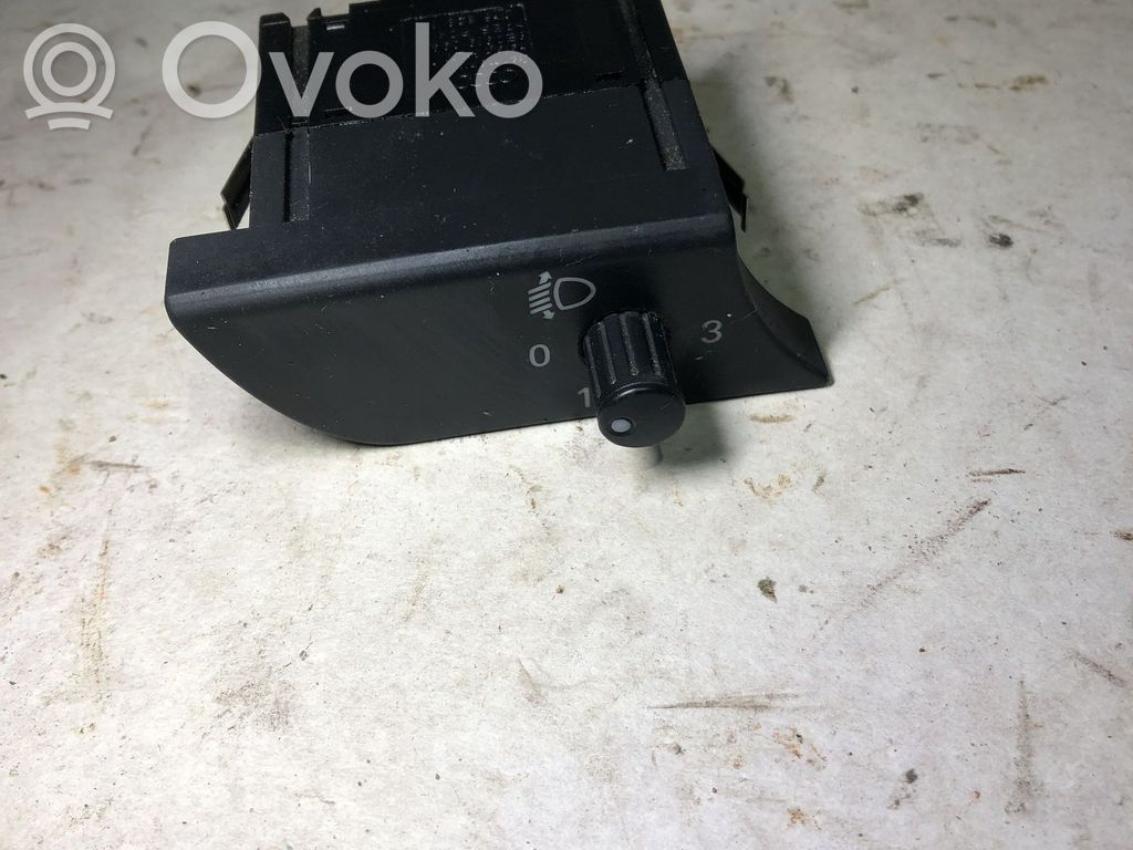 Audi A4 S4 B6 8E 8H Headlight level height control switch 