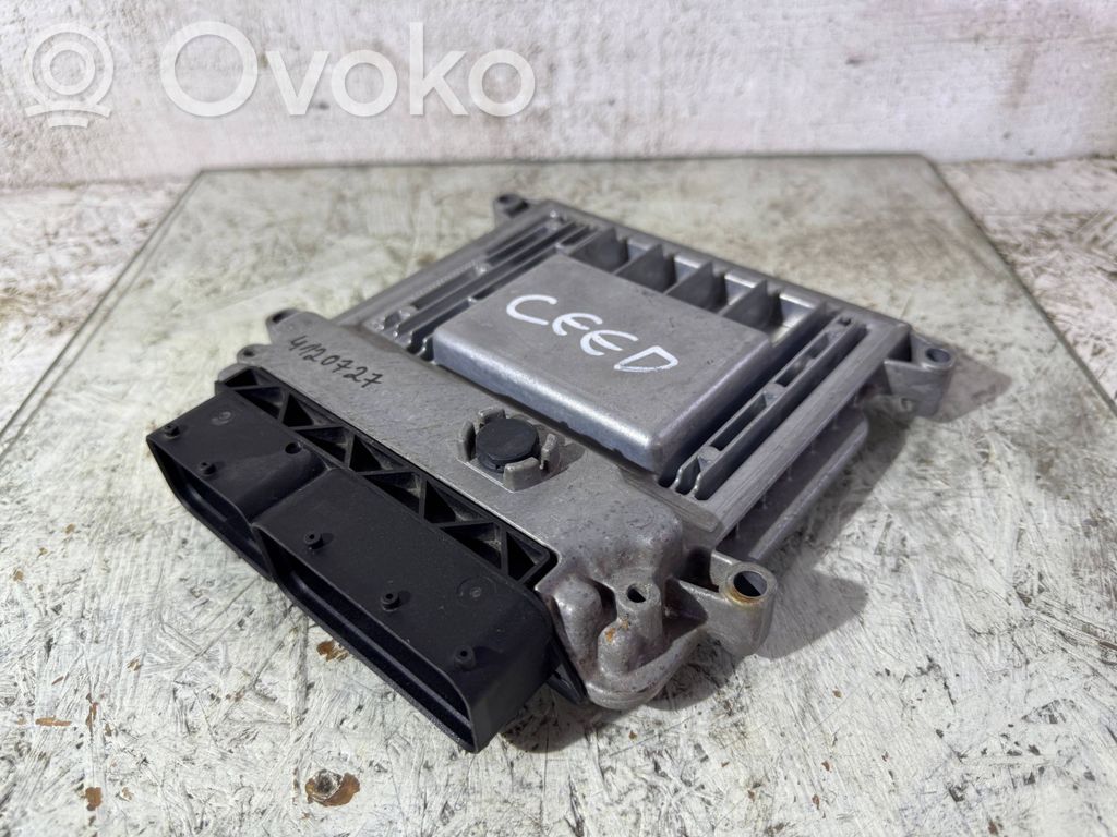 KIA Ceed Engine control unit/module 
