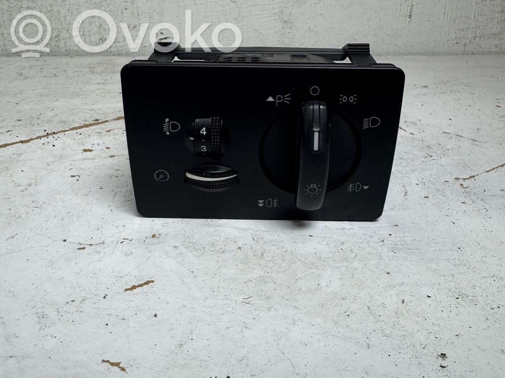 Ford Kuga I Light switch 