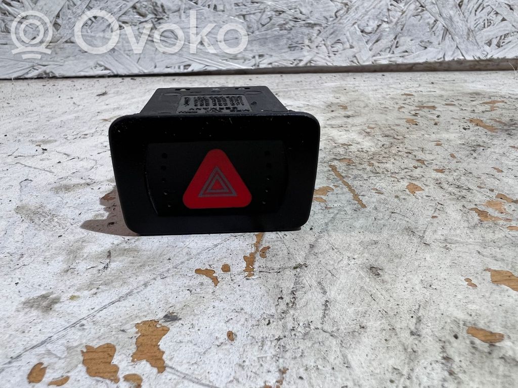 Volkswagen Golf IV Hazard light switch 
