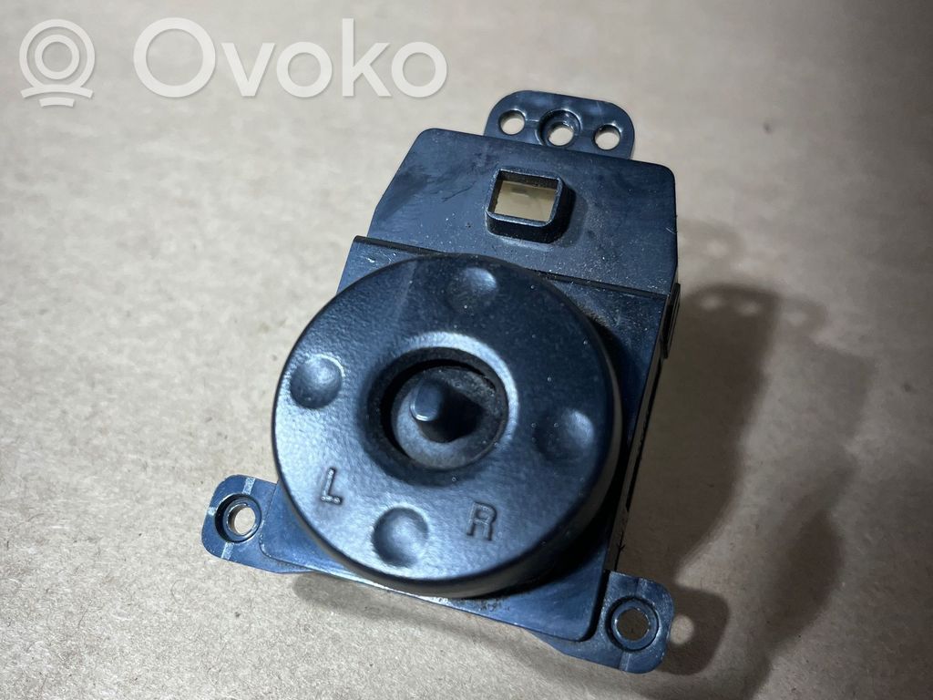 Hyundai Sonata Wing mirror switch 