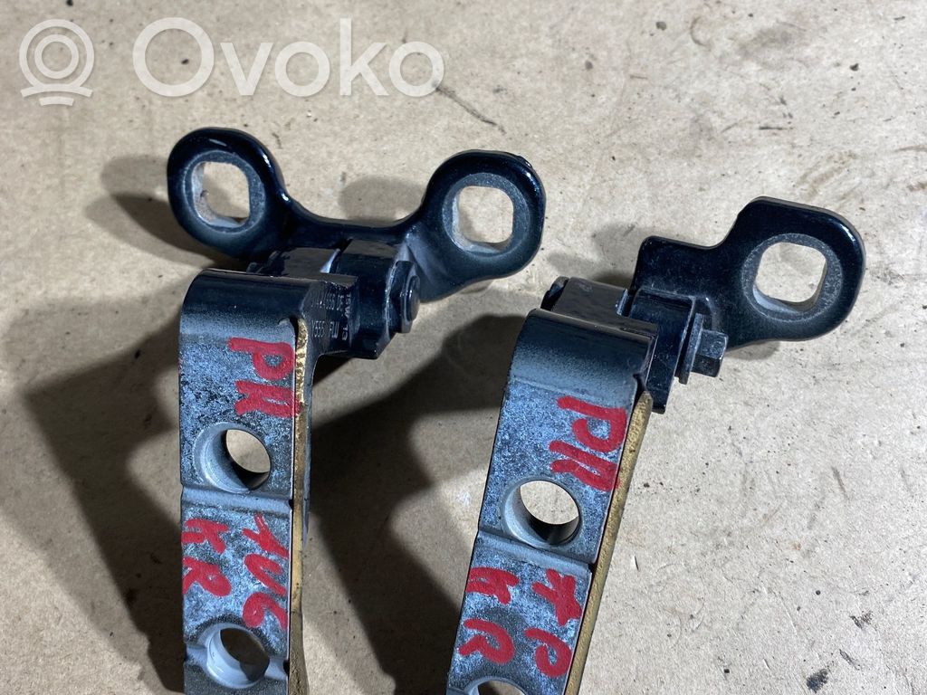 Volvo V40 Front door hinge set 