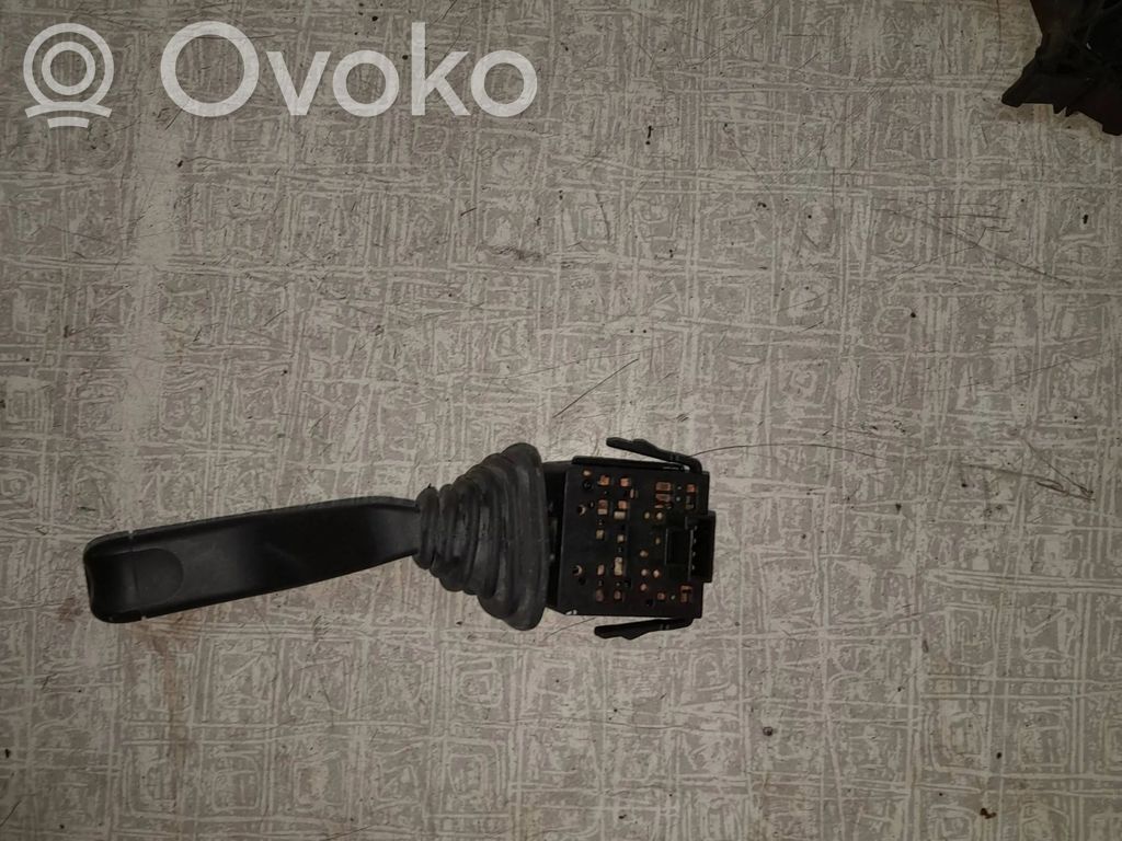Opel Corsa C Posūkių/ šviesų rankenėlė 