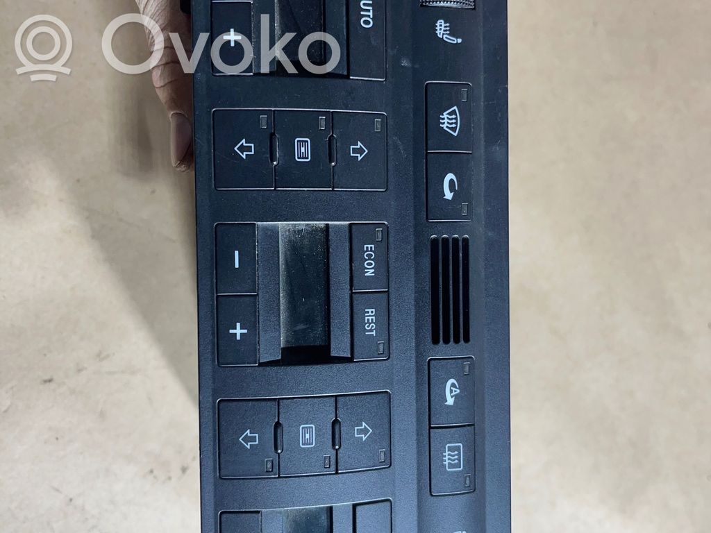 Audi A8 S8 D2 4D Climate control unit 