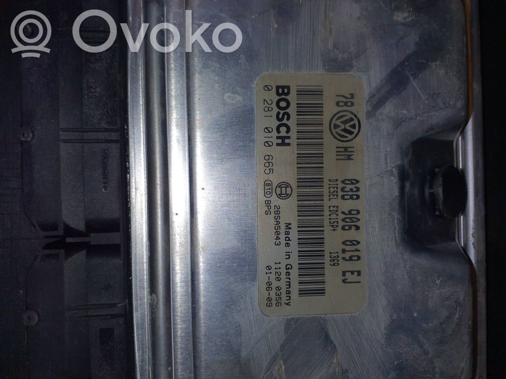 Volkswagen PASSAT B5.5 Engine control unit/module 
