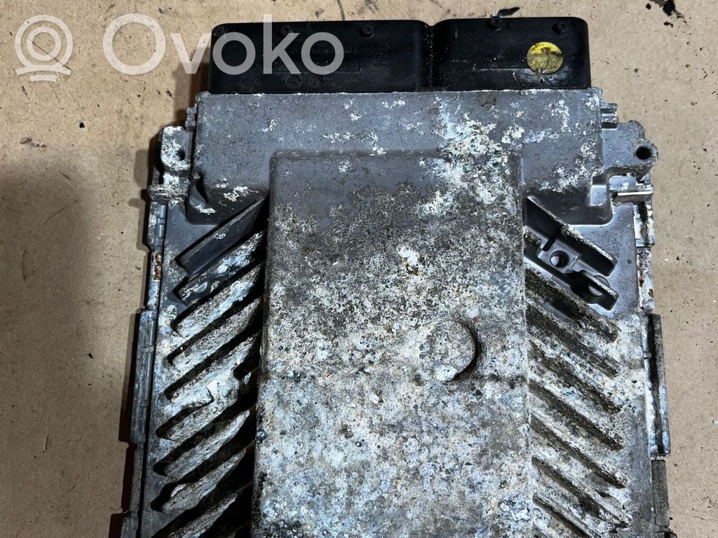 Volkswagen PASSAT B6 Engine control unit/module 
