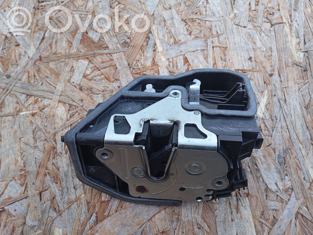 BMW 1 E81 E87 Front door lock (next to the handle) 