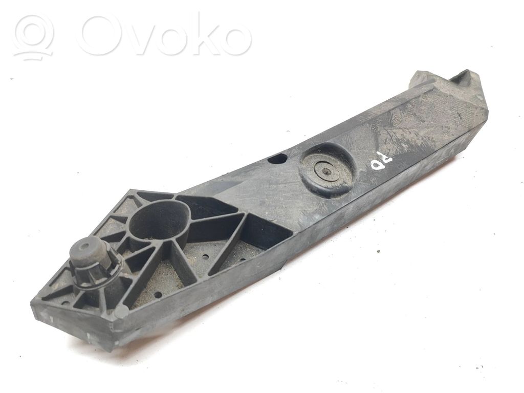 Radiatoru paneļa turētājs (televizora)   625001299R