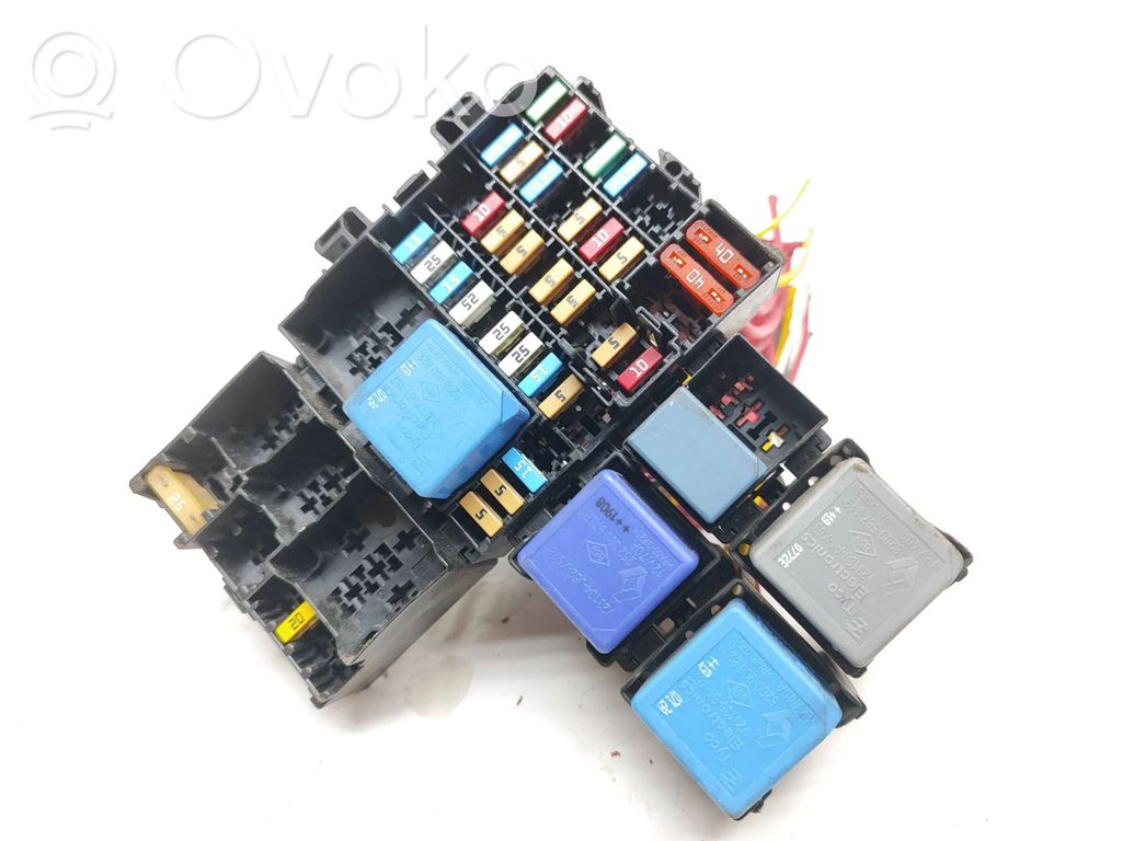 Renault Trafic III (X82) Fuse module 