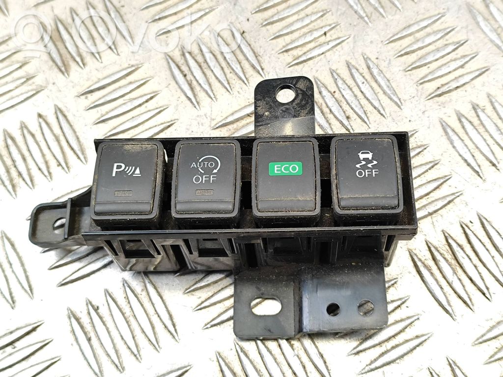 Nissan X-Trail T32 Otros interruptores/perillas/selectores
