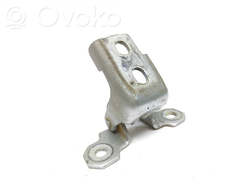 Front door upper hinge   A073550