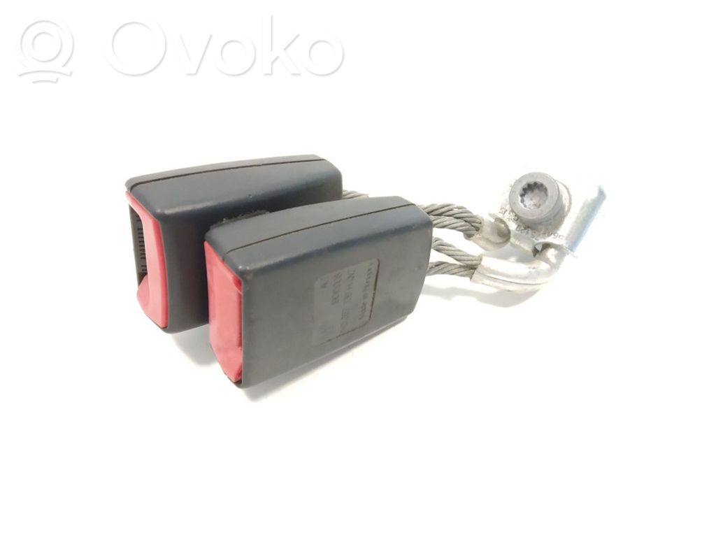 Klamra środkowego pasa bezpieczeństwa fotela tylnego   1K0857739H