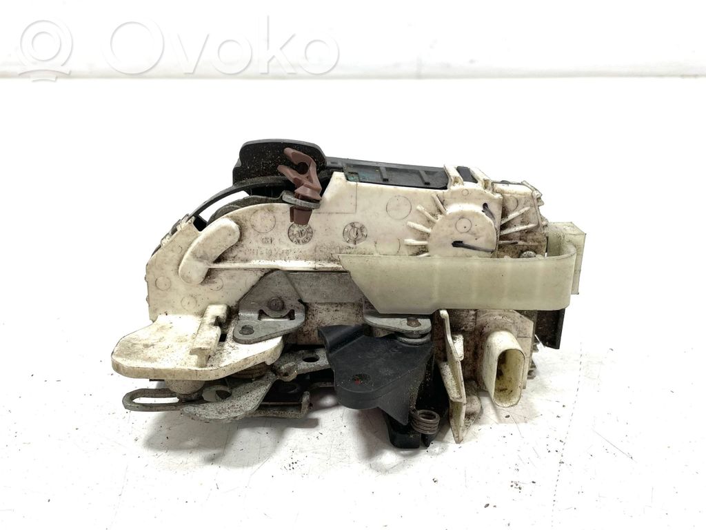 Rear door lock   P04589414AEC,TKD1447,D1368