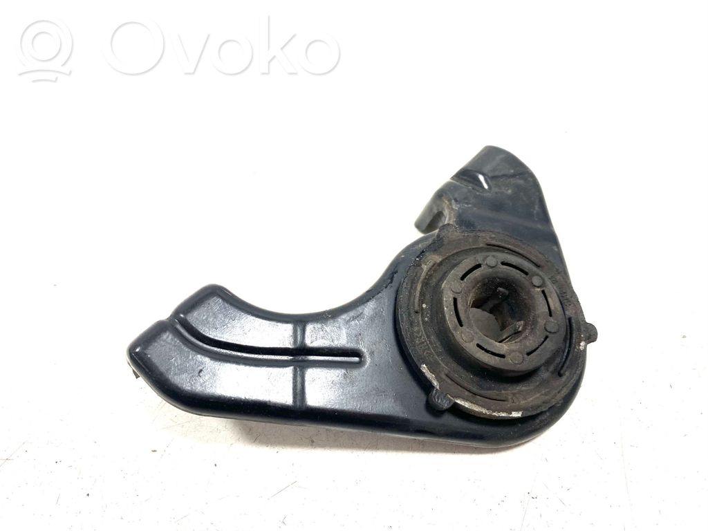 Radiator mount bracket   DM221,DM221
