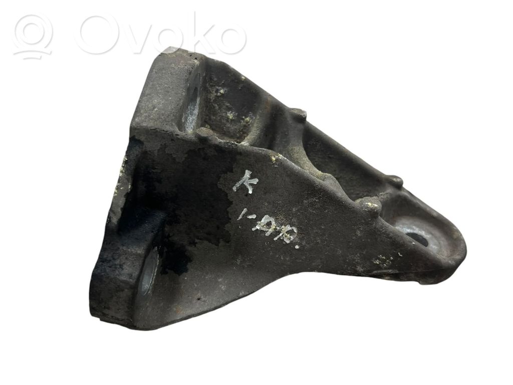 Jaguar XF X250 Engine mounting bracket 