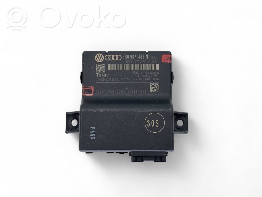 Audi A5 8T 8F Gateway control module 