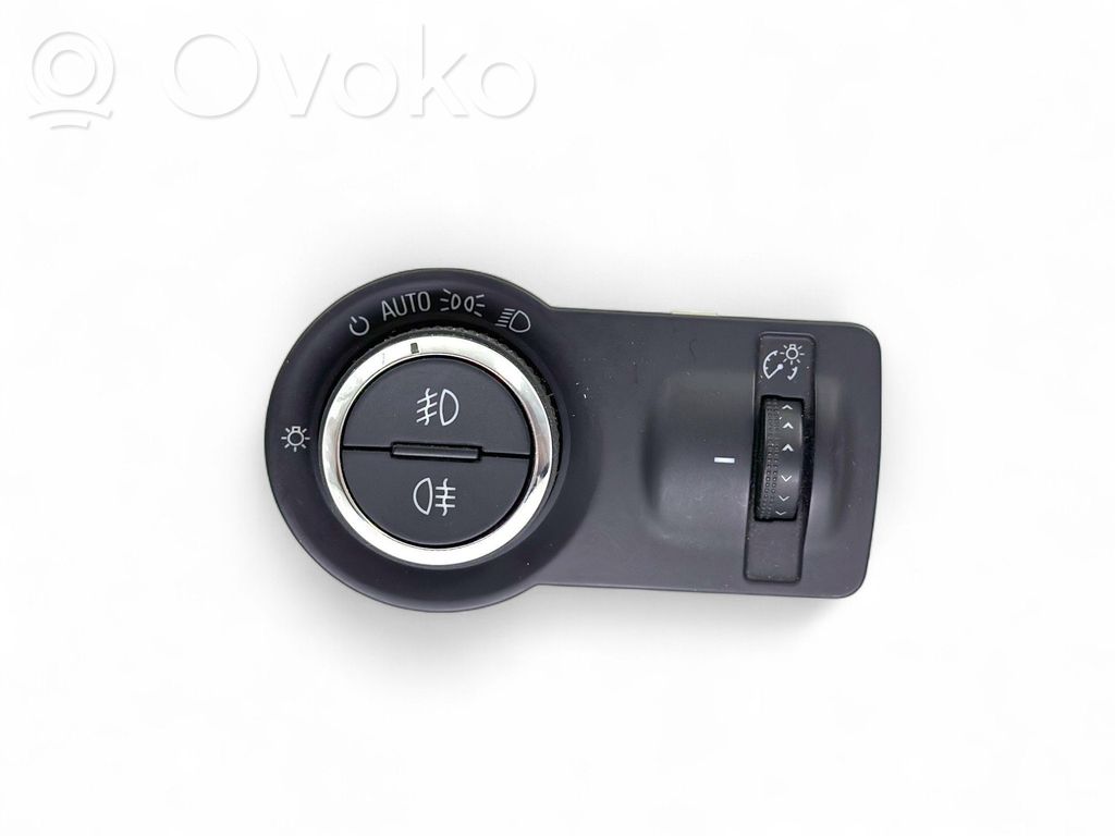 Opel Astra J Light switch 