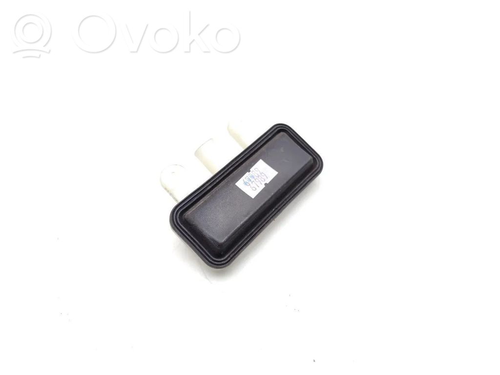 Mercedes-Benz E A207 Tailgate opening switch 