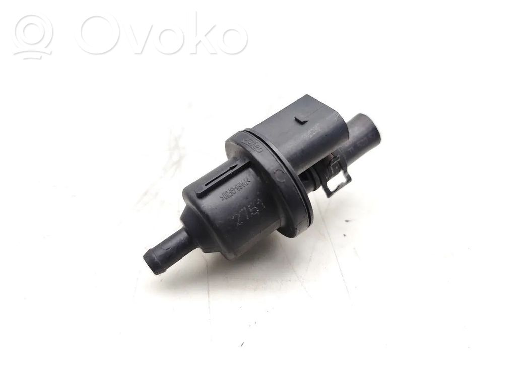 Volkswagen Golf VI Vacuum valve 
