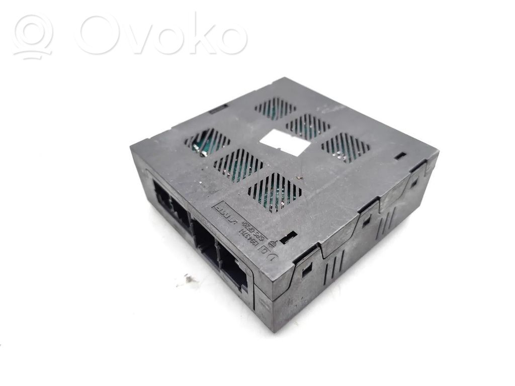 BMW 7 E65 E66 Fuse module 